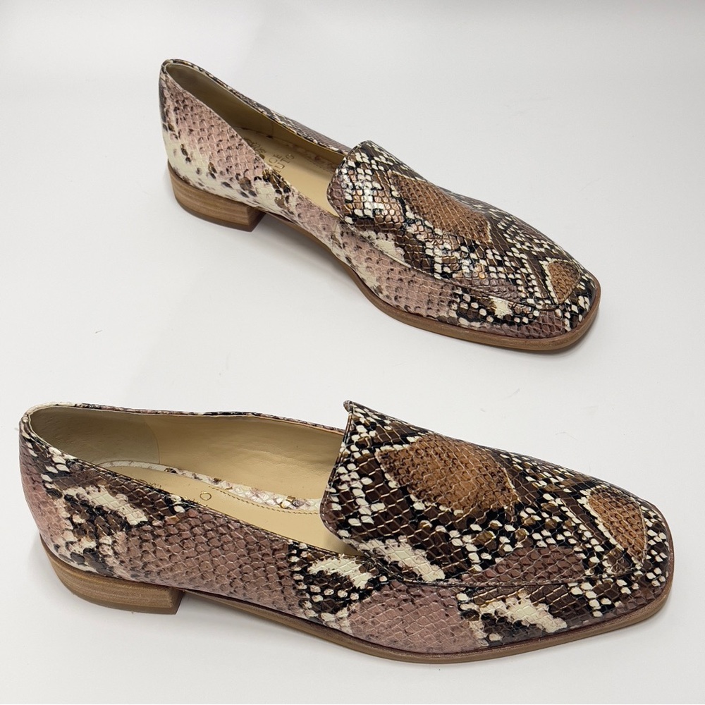 VINCE CAMUTO Women’s Size 7 1/2M Snakeskin Print Slip On Shoe